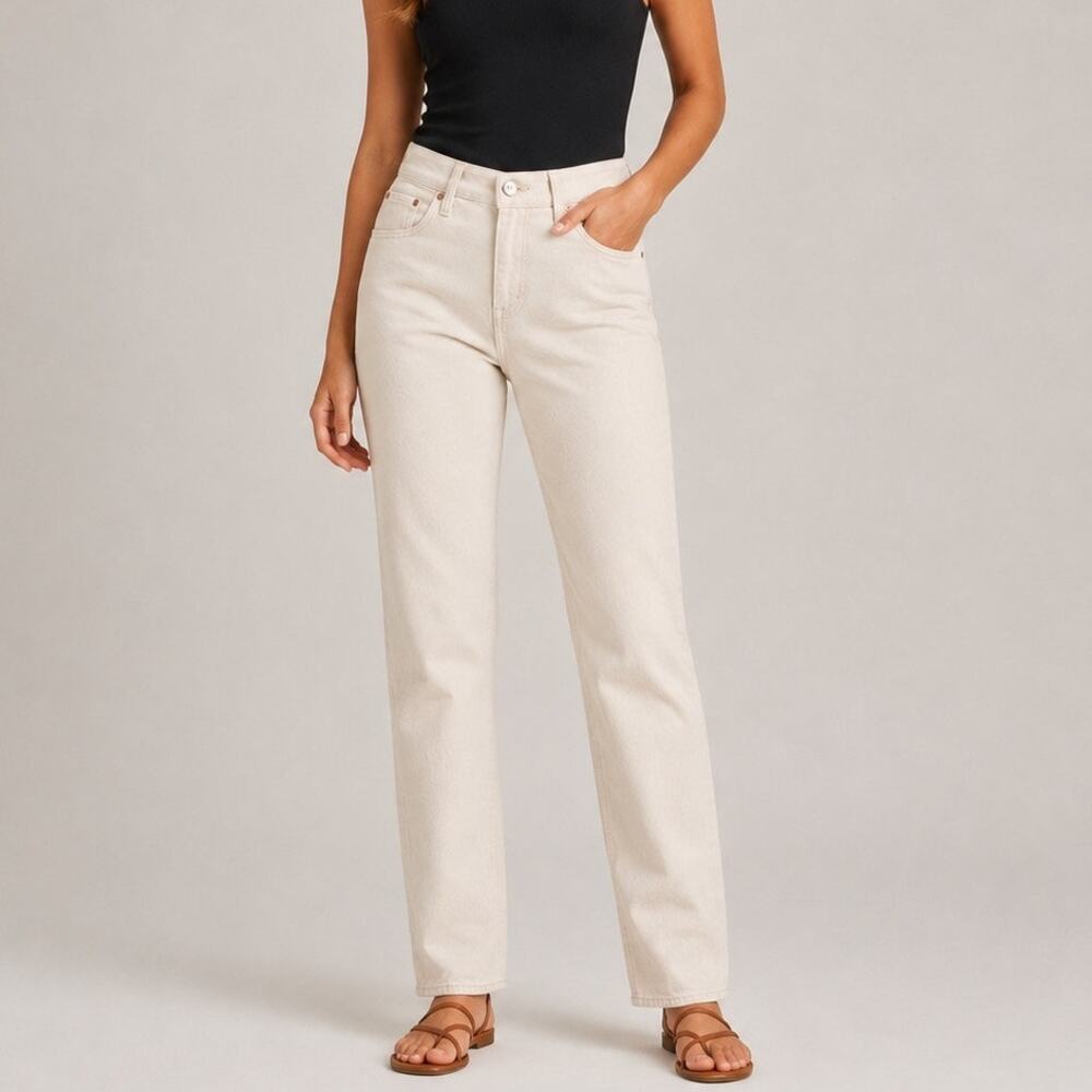 Abercrombie & Fitch Ultra High Rise Curve Love 90's Straight Beige Size 25 NWT